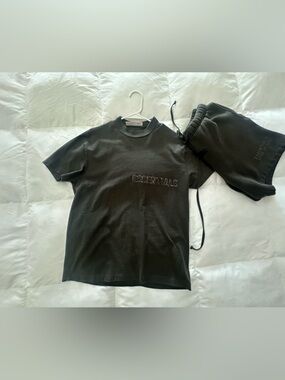 Essentials dark green Embroidered Logo Set oversized XS mens fits Small/medium